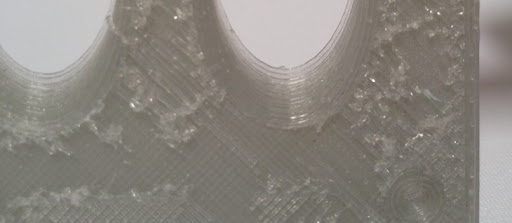 Dit probleem betekend dat je filament te koud is - Foto van www.matterhackers.com